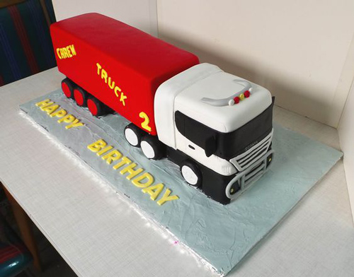 کیک تولد مردانه به شکل کامیون برای همسر