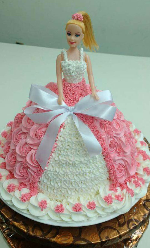 مدل کیک تولد دخترانه عروسک باربی