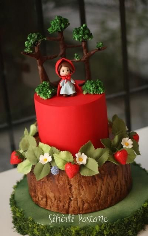 مدل کیک تولد دخترانه عروسکی شنل قرمزی