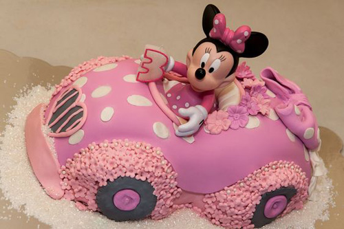 مدل کیک تولد ماشین دخترانه با عروسک مینی ماوس