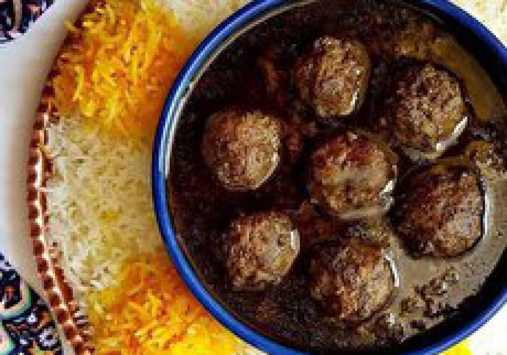 طرز تهیه خورشت فسنجان با گوشت قلقلی به روش سنتی - ستاره
