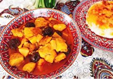 طرز تهیه خورشت به آلو با مرغ؛ یک خورشت خوشمزه و مجلسی
