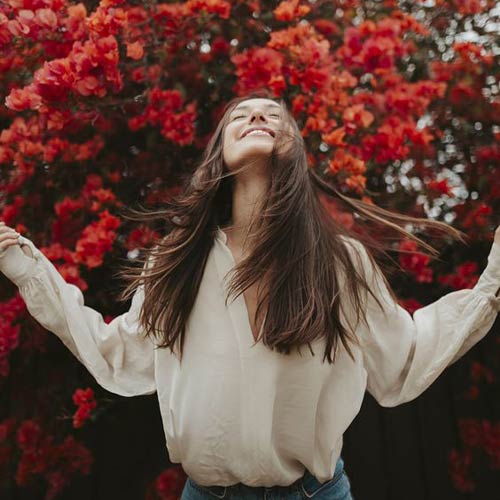 عکس دختر مو طلایی و چشم آبی