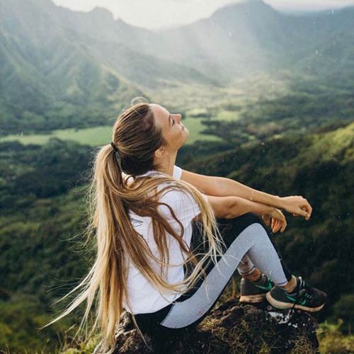 عکس دختر مو طلایی و چشم آبی