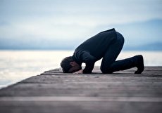 در چه مواقعی خواندن نماز با لباس یا بدن نجس صحیح است؟