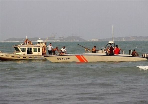 کشتی حامل شش ایرانی در سواحل یمن توقیف شد!