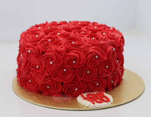 کیک تولد زنانه قرمز ساده و شیک