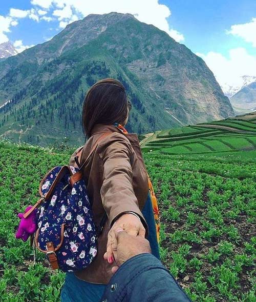 عکس دختر از پشت سر با کلاه برای پروفایل