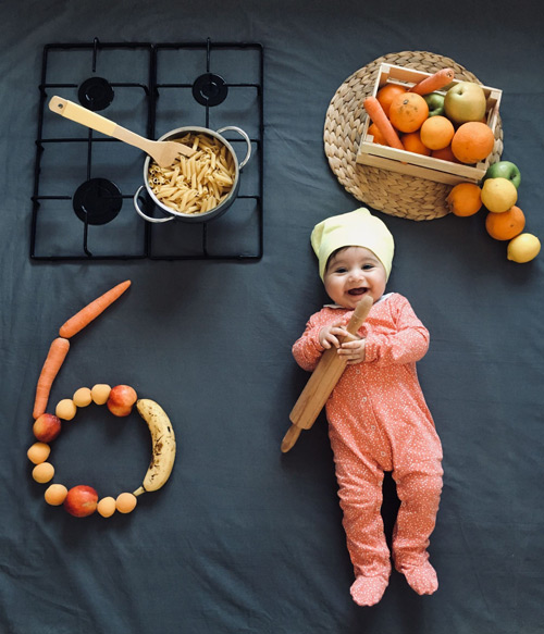 ایده عکس ماهگرد نوزاد با میوه