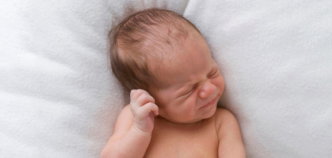 علائم گوش درد نوزادان