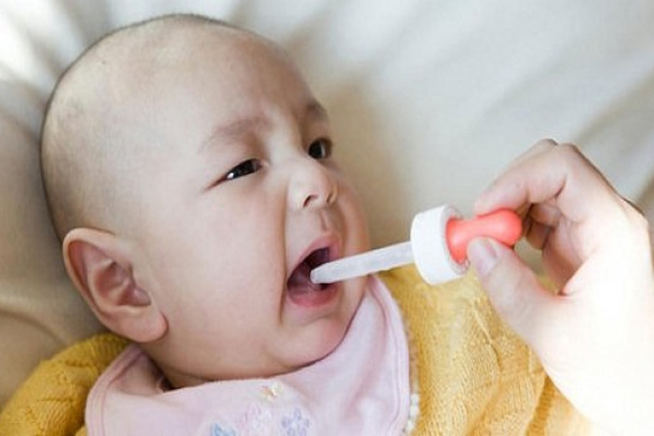 قطره ویتامین آ د (AD) برای نوزاد