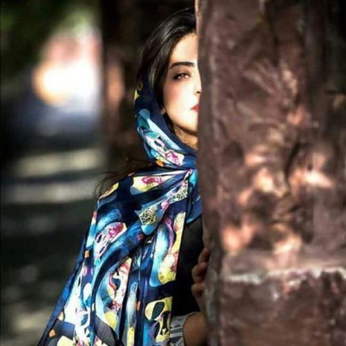 عکس دختر ایرانی از نیم رخ