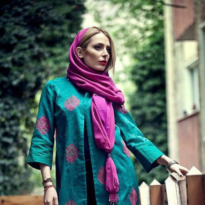 عکس زن ایرانی با روسری